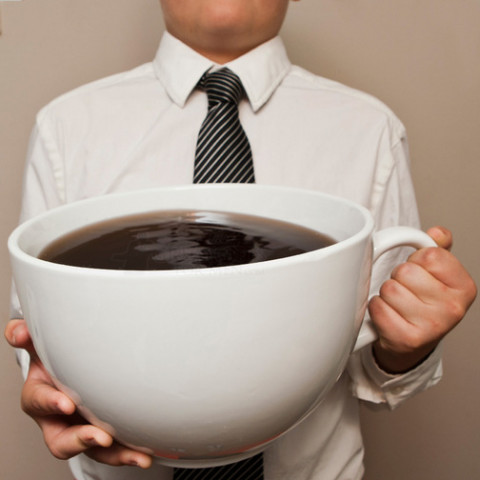 Как кофеин действует на организм человека?