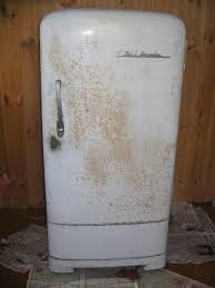 Что таят в себе старые холодильники