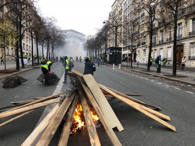 Беспорядки в центральной части Парижа