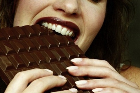 Как правильно есть шоколад, при этом худея и укрепляя мышцы?