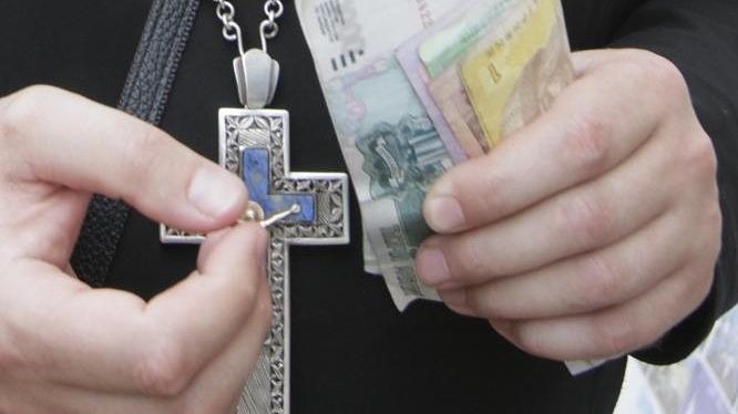 СМИ: Служители Русской православной церкви зарабатывают больше чиновников