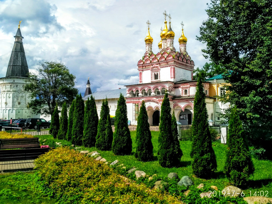Альбом с фотографиями Иосифо-Волоцкого монастыря.Июнь 2019